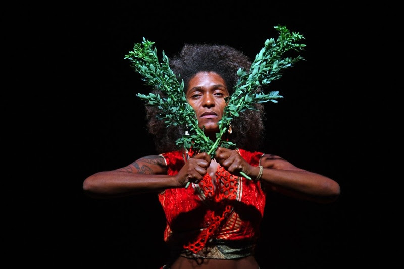 Sesc Ipiranga recebe espetáculo Lótus, que parte da poética feminina das mulheres negras entra em cartaz